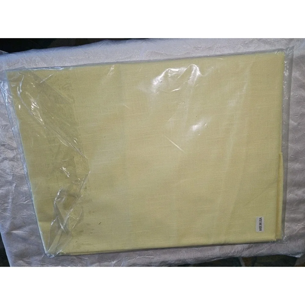 Village Linens Vintage Regal Yellow Round Tablecloth Made Of Dacron‎ By Dupont